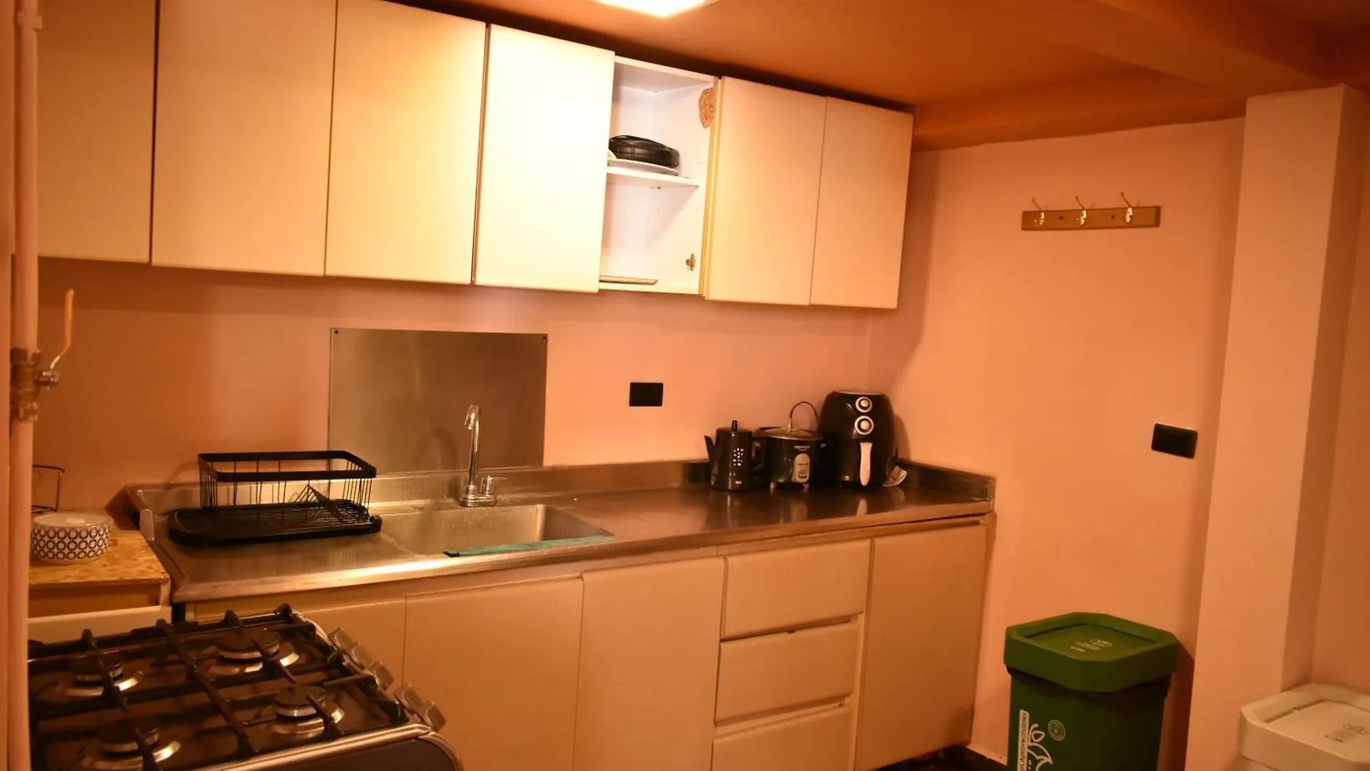 Pensión Casa Primavera Hostal Medellín Colombia