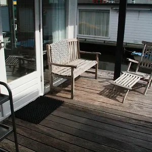 houseboat-studio-sooki.amsterdamhotelsnl.com/